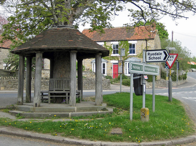 Beadlam Bus Shelter. Courtesy of geograph.org.uk.