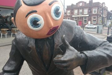 Frank Sidebottom Statue in Timperley