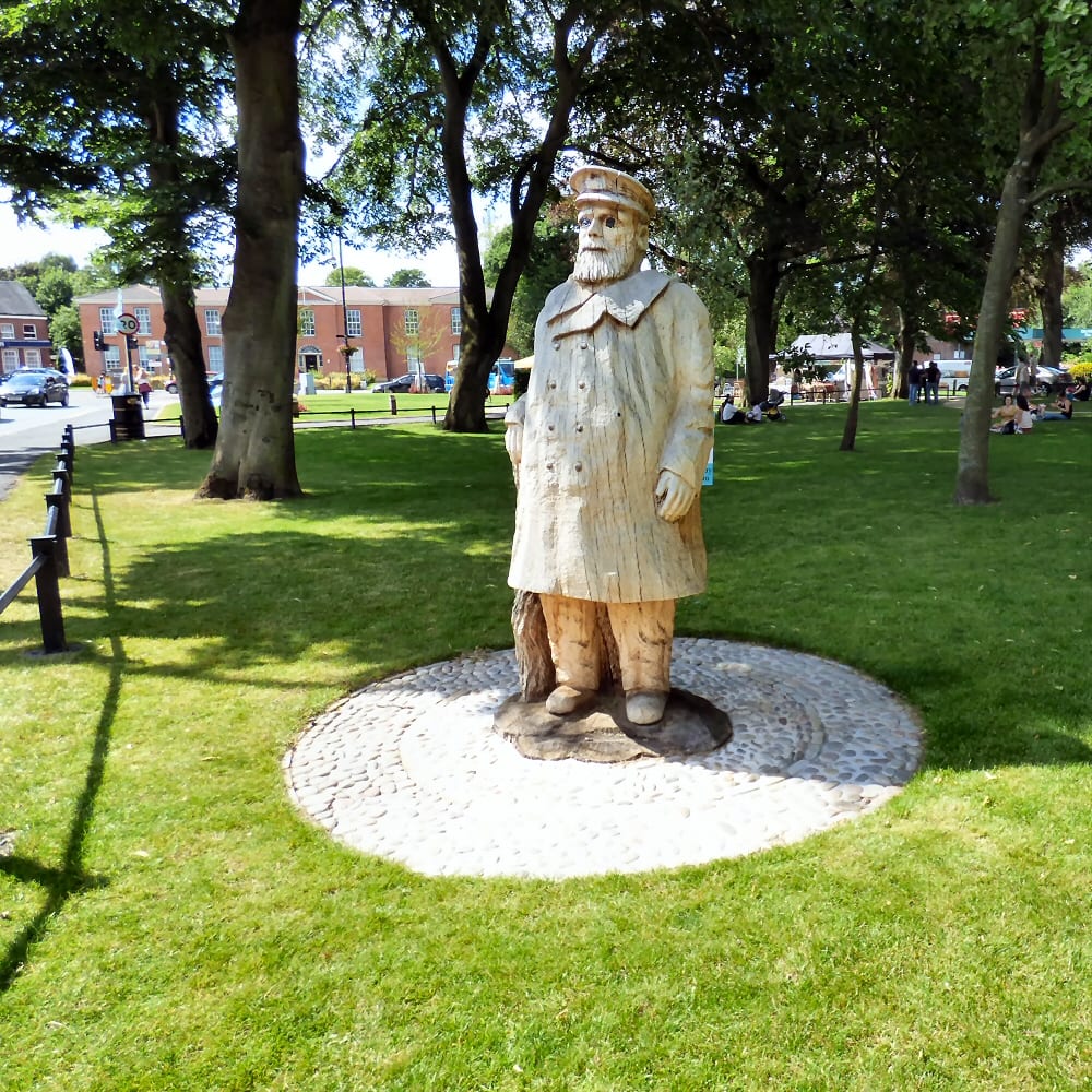 Scotch Bob on Cheadle Green. Original image at https://www.geograph.org.uk/photo/4560596