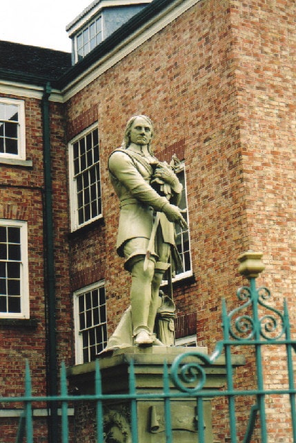 The contentious statue of Oliver Cromwell in Warrington. Original image by Karen Foxhall at https://www.geograph.org.uk/photo/60029