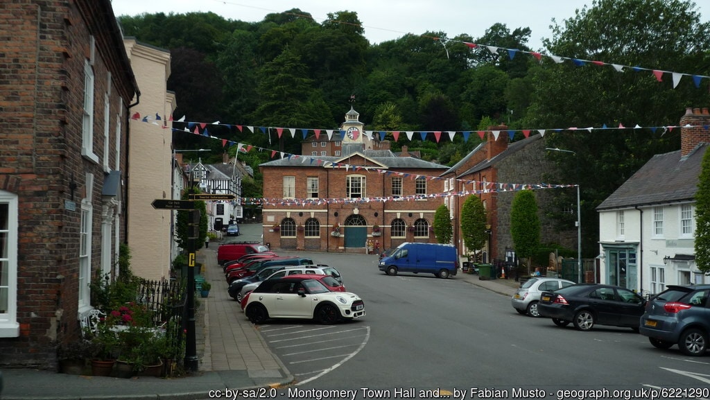 Broad Street in Montgomery, Powys. Hats off to the magnificently named Fabian Musto who owns the copyright. CC by sa/2.0